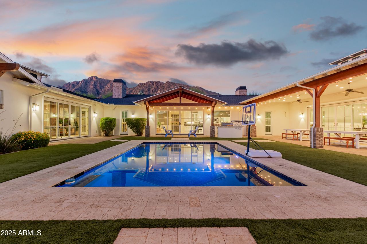 4442 N 59th Place, Phoenix, AZ 85018 Main Photo