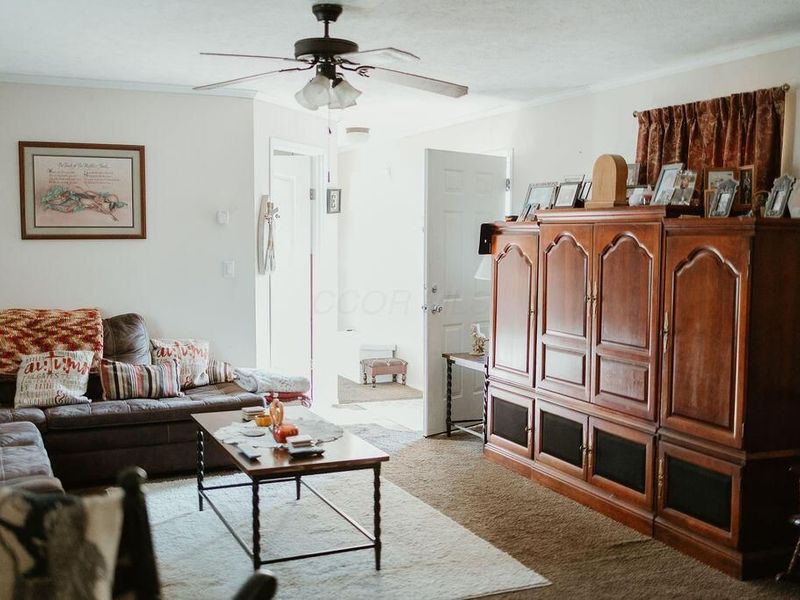 6244 London groveport Road, Unit 8, Grove City, OH 43123 Photo 2