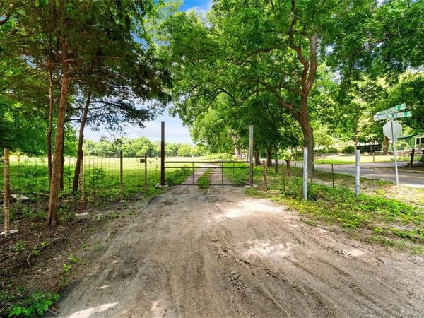 1213 S Houston School Road, Lancaster, TX 75146