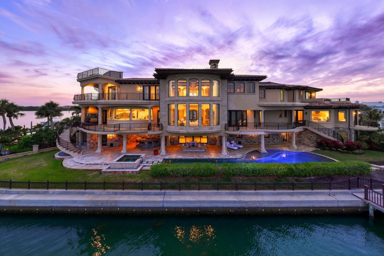 100 Sands Point Drive, Tierra Verde, FL 33715 Photo