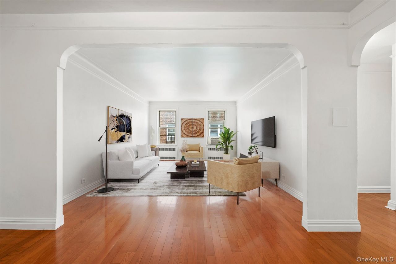 111-39 76th Road, Unit E7, Forest Hills, NY 11375 Main Photo