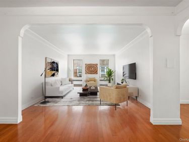 111-39 76th Road, Unit E7, Forest Hills, NY 11375