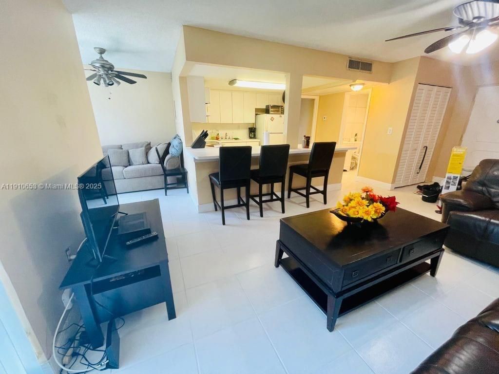 17570 Atlantic Blvd, Unit 517, Sunny Isles Beach, FL 33160 Photo