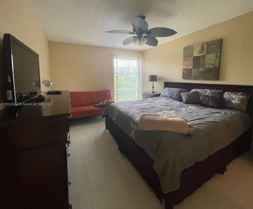 17570 Atlantic Blvd, Unit 517, Sunny Isles Beach, FL 33160 Photo