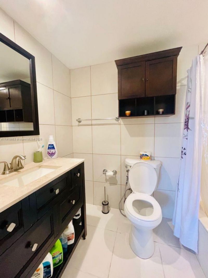 17570 Atlantic Blvd, Unit 517, Sunny Isles Beach, FL 33160 Photo