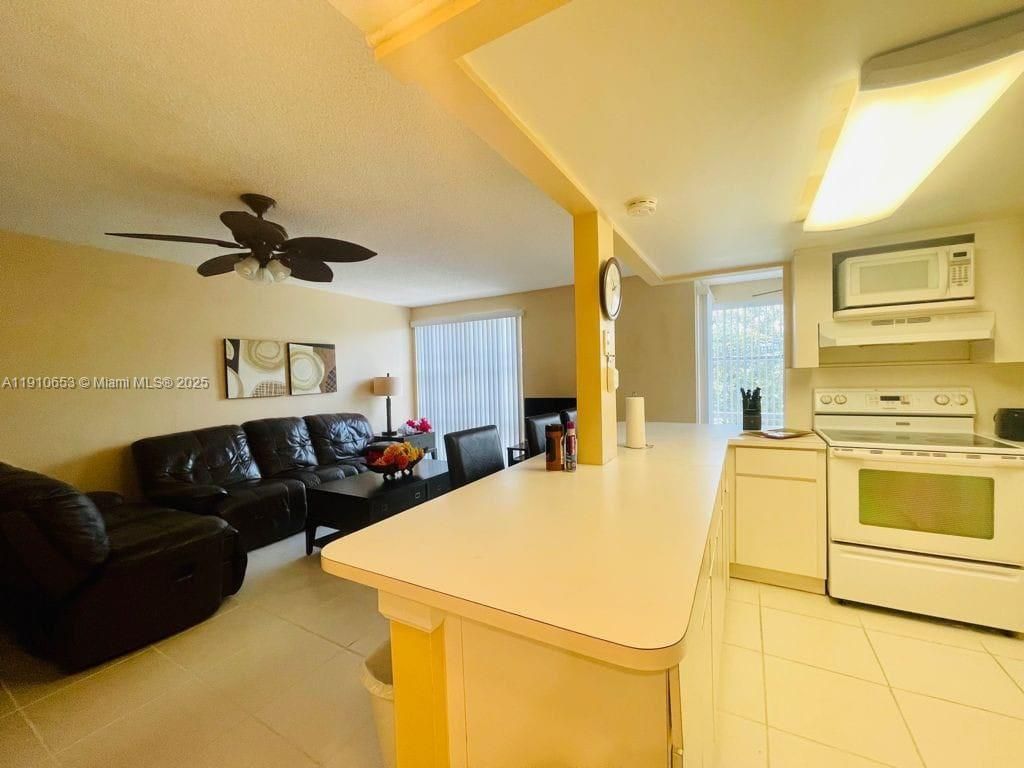 17570 Atlantic Blvd, Unit 517, Sunny Isles Beach, FL 33160 Photo
