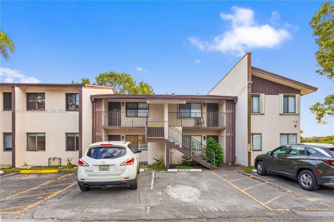 212 W Laurel Dr, Unit 1303, Margate, FL 33063 Photo