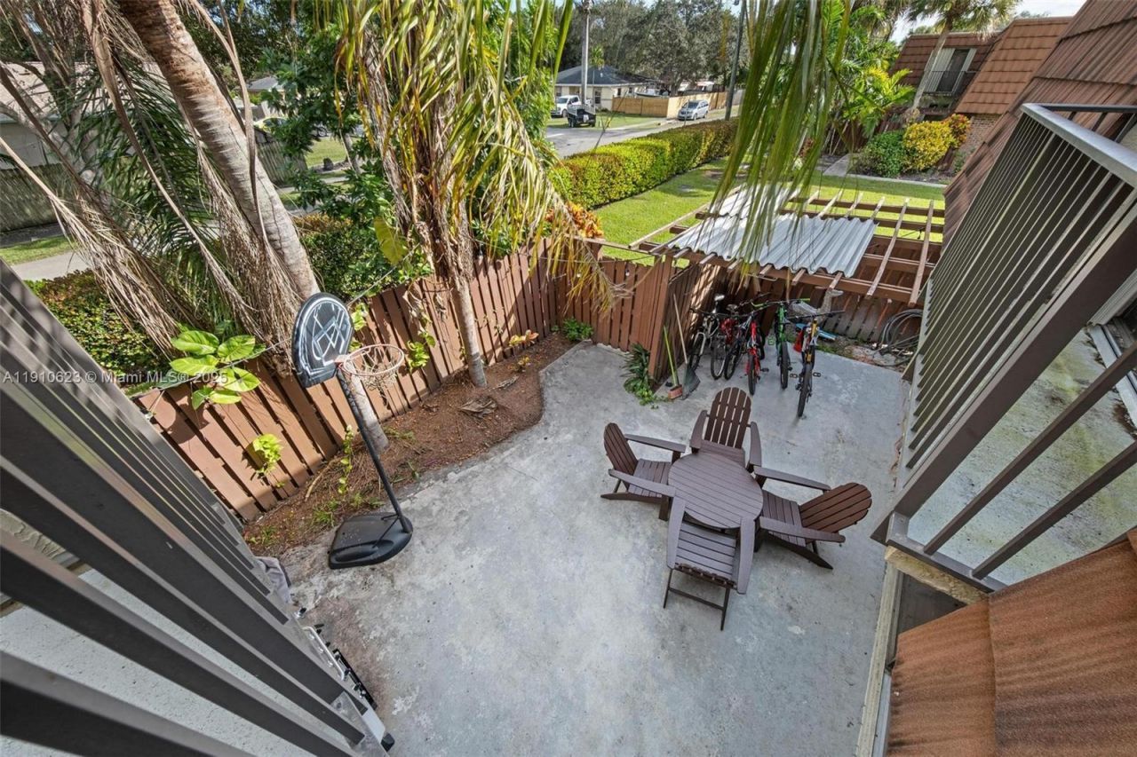 11913 SW 11th Ct, Davie, FL 33325 Photo