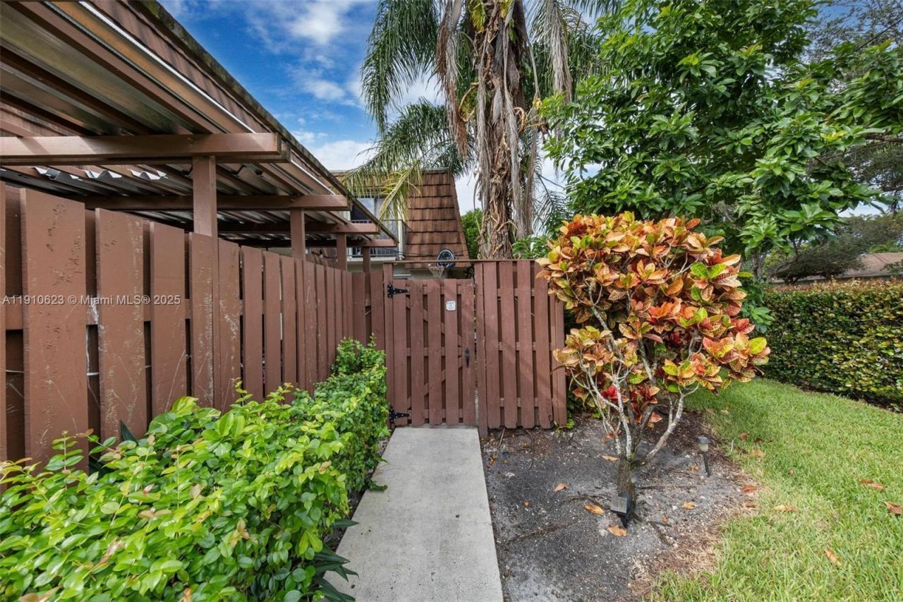 11913 SW 11th Ct, Davie, FL 33325 Photo