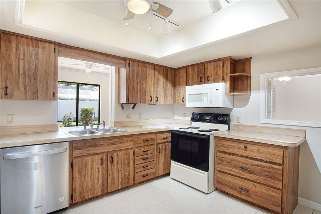 560 W Forest Trail, Vero Beach, FL 32962 Photo