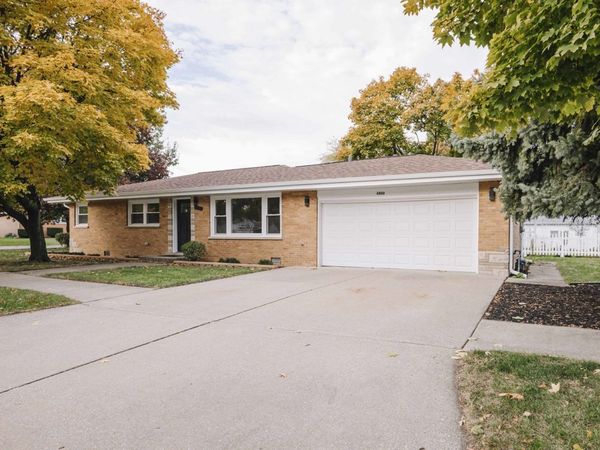 6800 W 97th Street, Oak Lawn, IL 60453