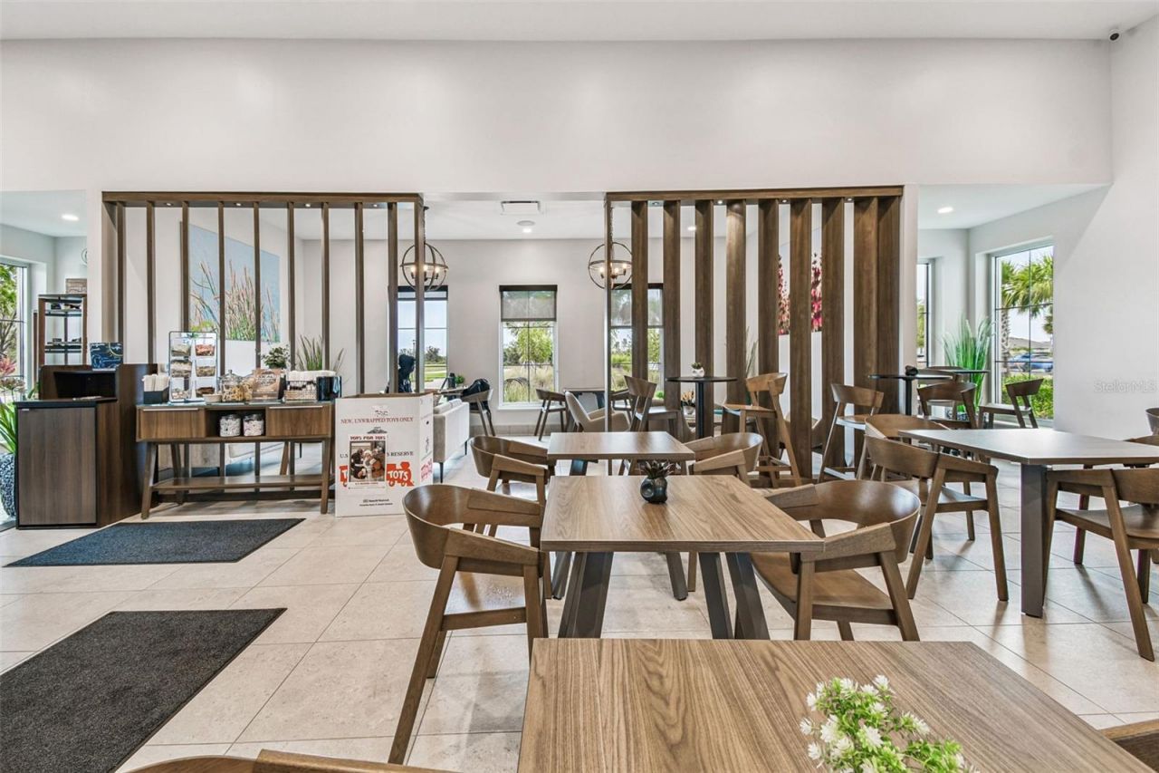 17710 Pastureland Avenue, Lakewood Ranch, FL 34211 Photo