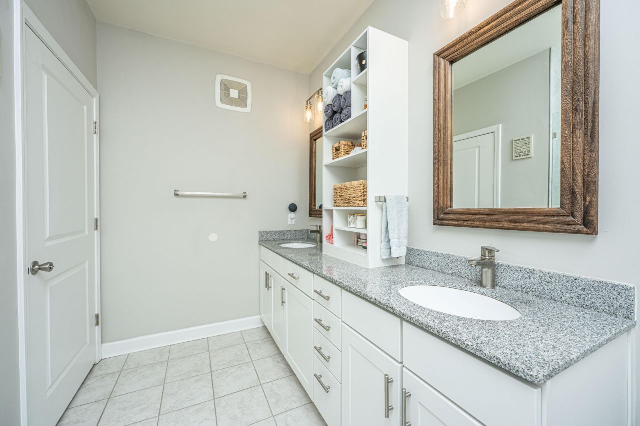 7402 Bowen Corner Avenue Photo 10