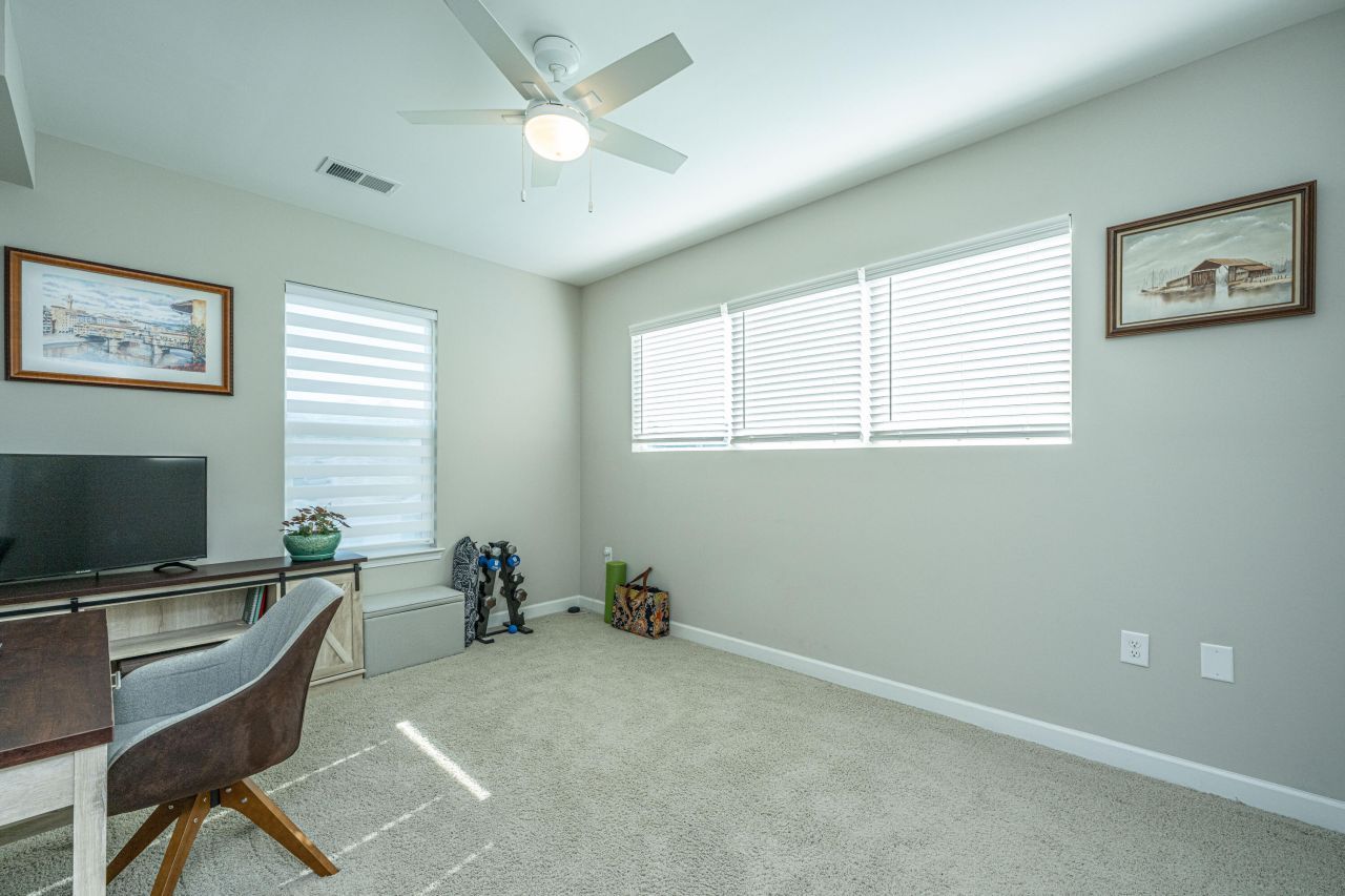 7402 Bowen Corner Avenue Photo 16