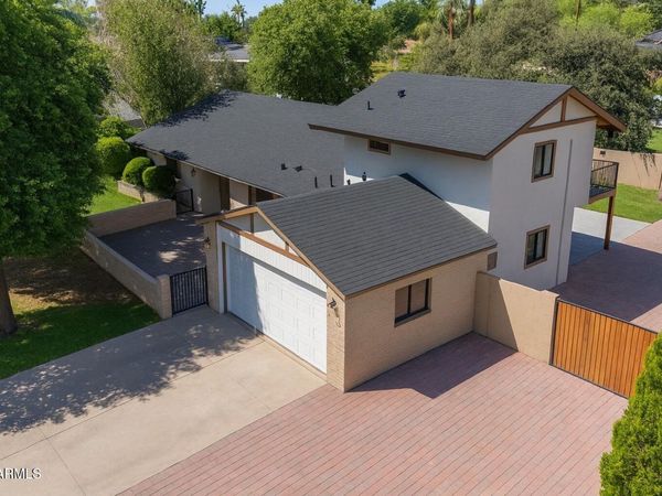 524 W HARMONT Drive, Phoenix, AZ 85021