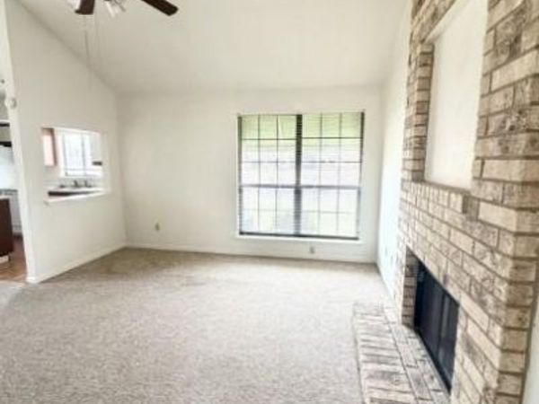 728 W San Antonio ST, Unit 108B, Lockhart, TX 78644
