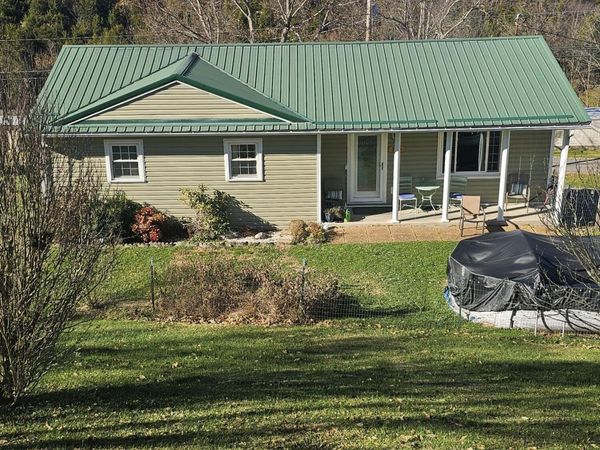 165 Sun Valley Street, Cedar Bluff, VA 24609