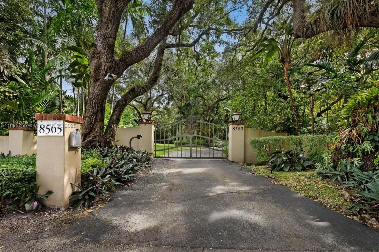 8565 Old Cutler Rd, Coral Gables, FL 33143 Photo
