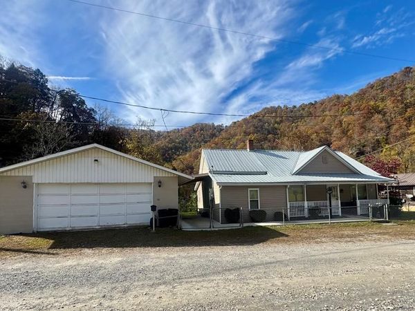 102 RICH LANE, WHITESVILLE, WV 25209
