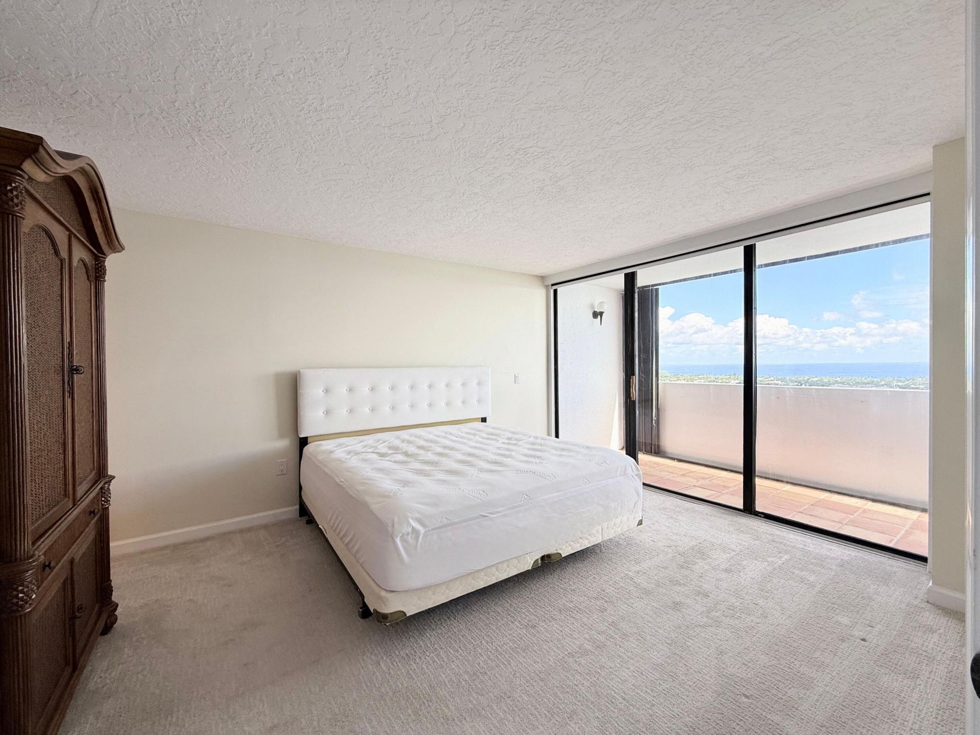 5600 N Flagler Drive, Unit 2209, West Palm Beach, FL 33407 Photo