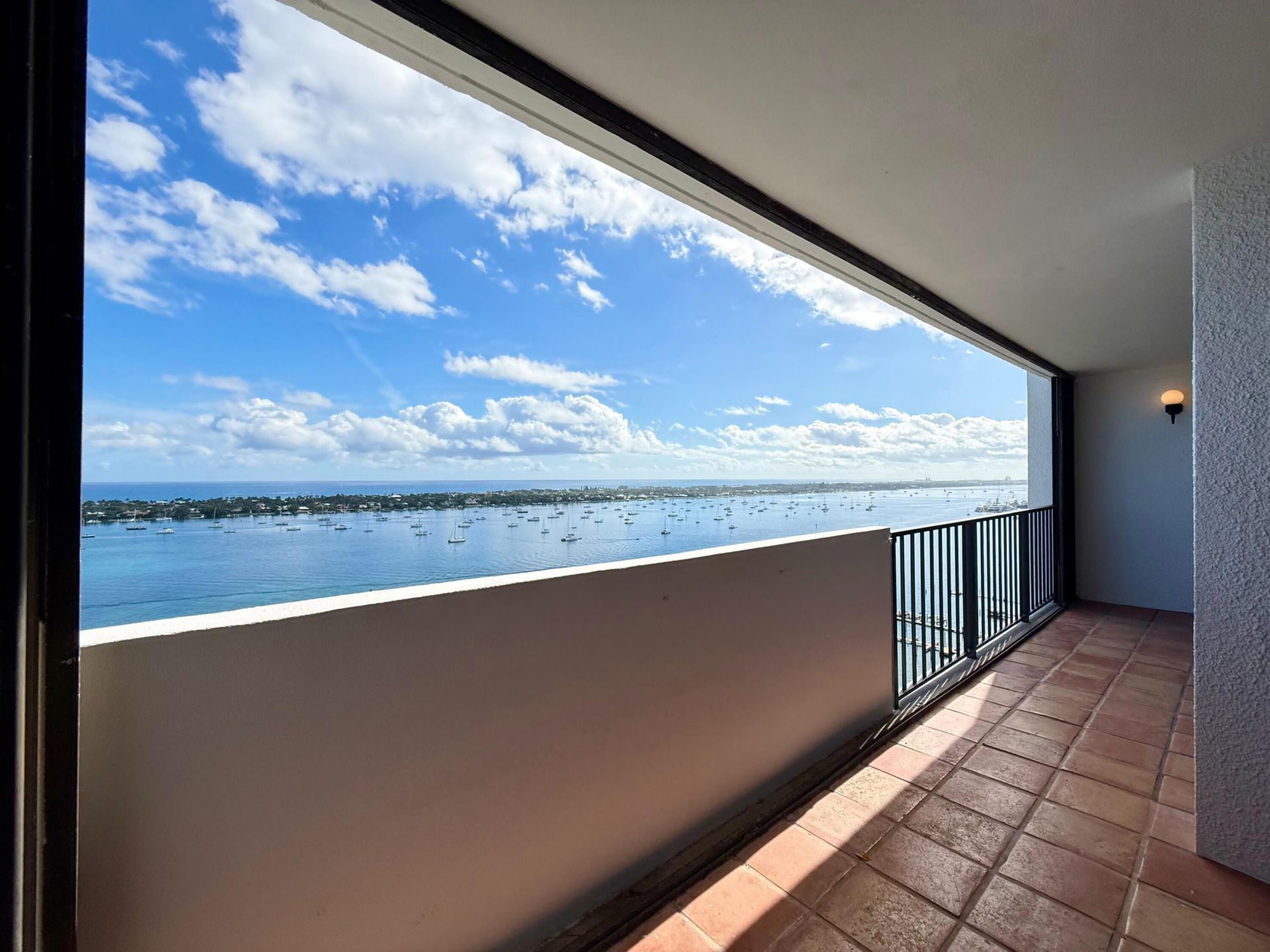 5600 N Flagler Drive, Unit 2209, West Palm Beach, FL 33407 Photo