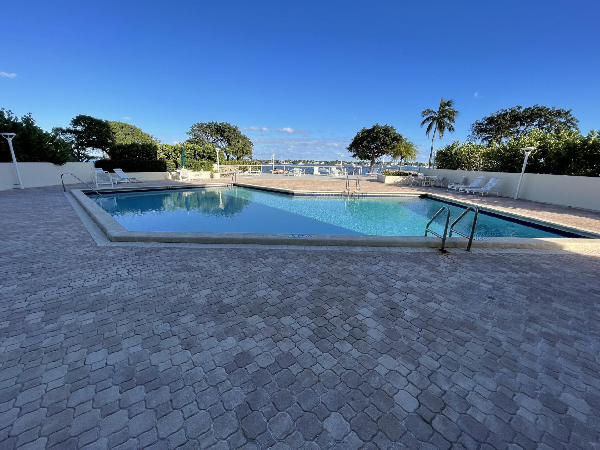 5600 N Flagler Drive, Unit 2209, West Palm Beach, FL 33407 Photo