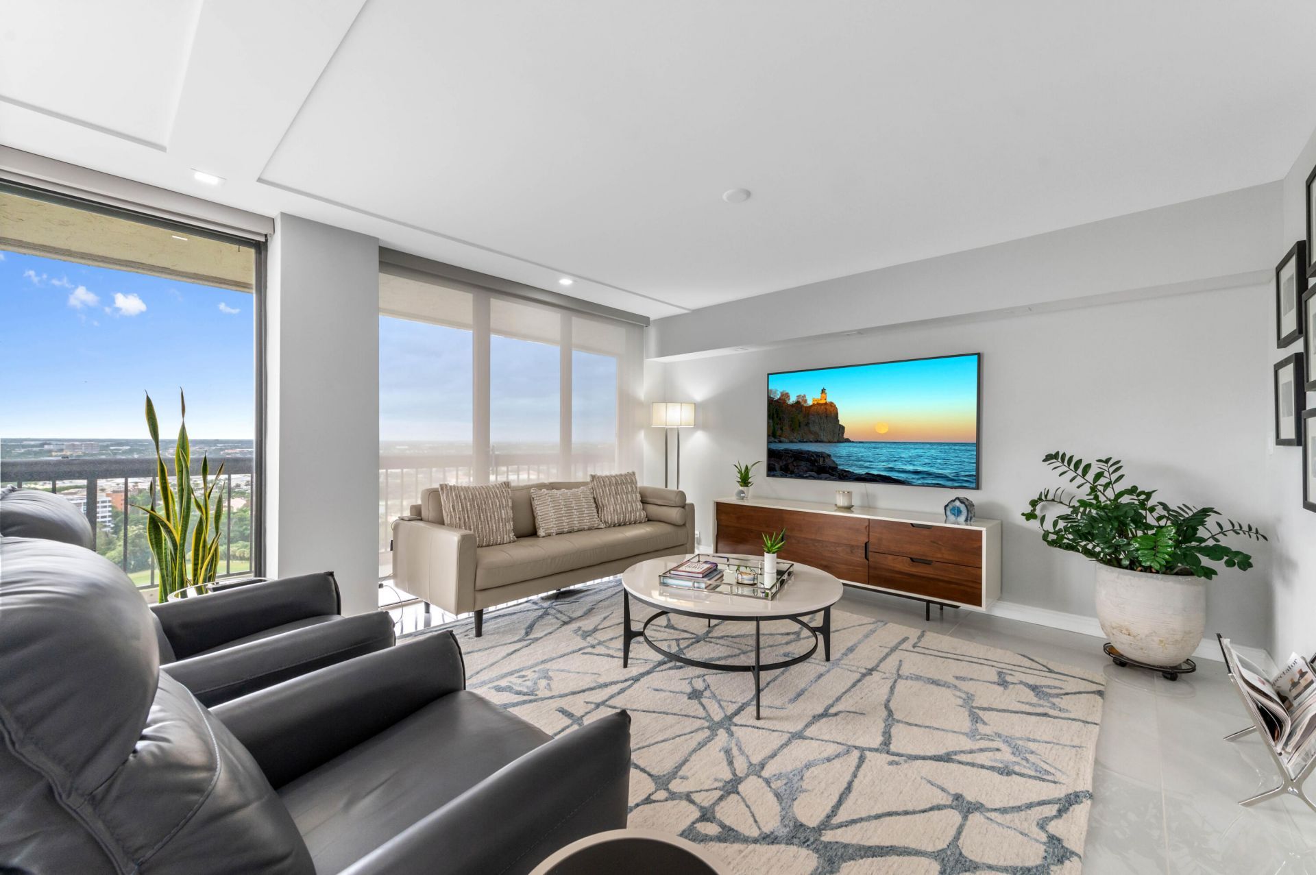 1900 Consulate Place, Unit 2104, West Palm Beach, FL 33401 Photo