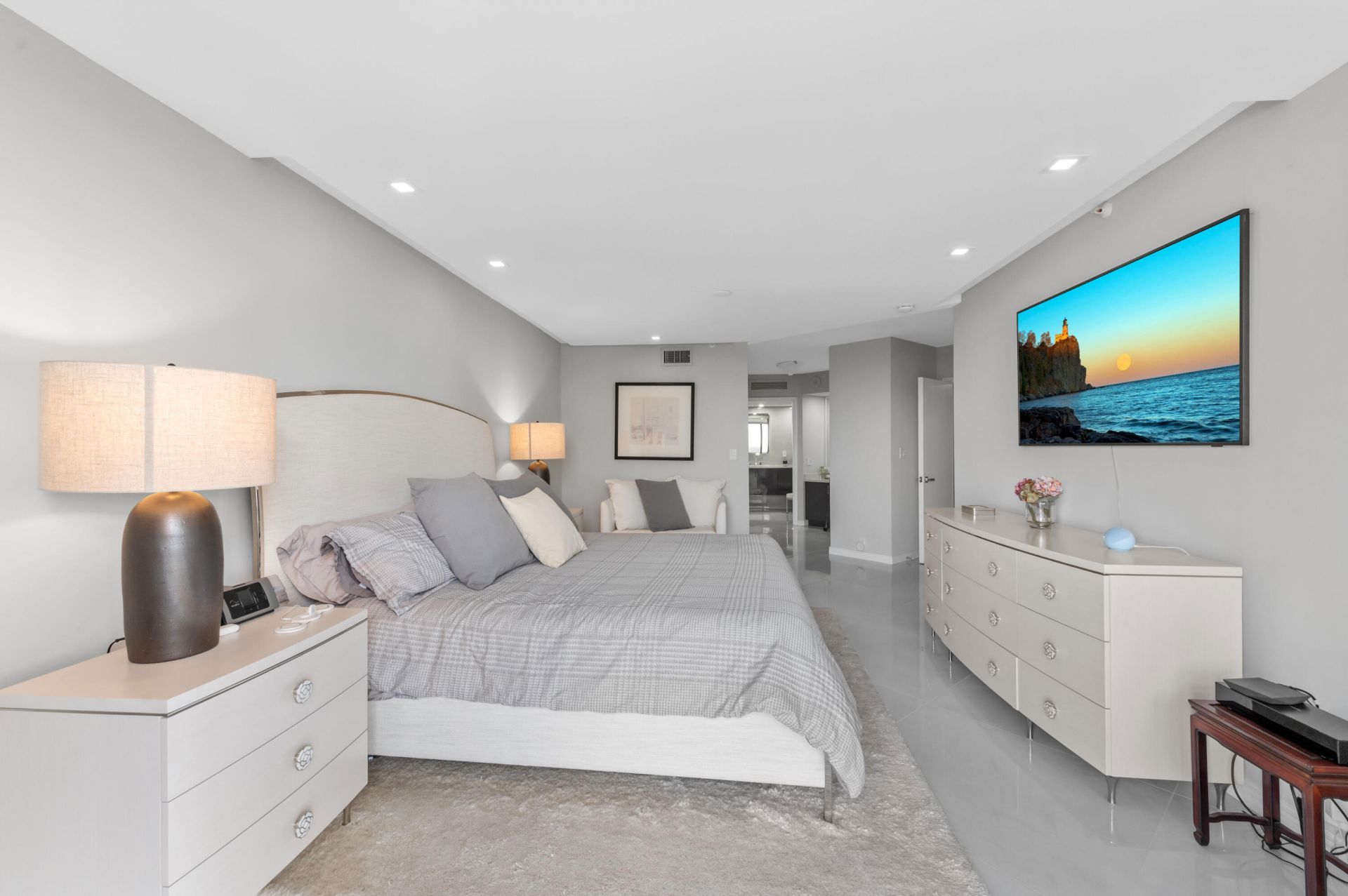 1900 Consulate Place, Unit 2104, West Palm Beach, FL 33401 Photo