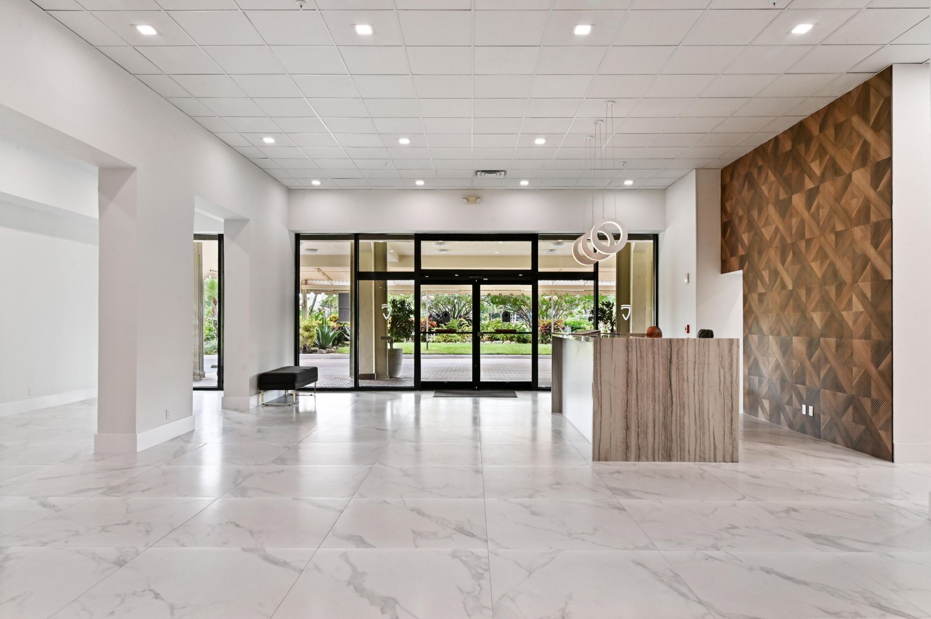 1900 Consulate Place, Unit 2104, West Palm Beach, FL 33401 Photo