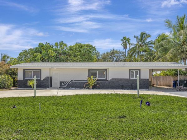 1911 Cypress Avenue, Fort Pierce, FL 34949