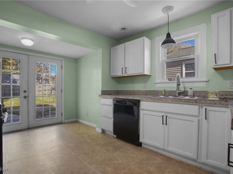 29 E Dartmore Avenue, Akron, OH 44301 Photo 18