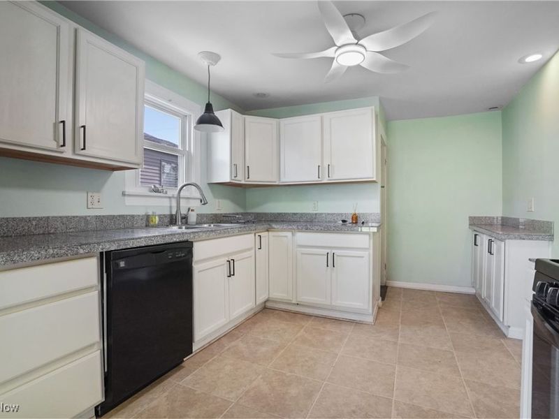 29 E Dartmore Avenue, Akron, OH 44301 Photo 21