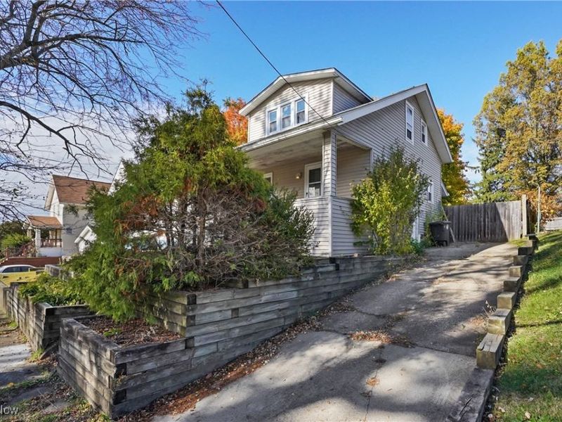 29 E Dartmore Avenue, Akron, OH 44301 Photo 3