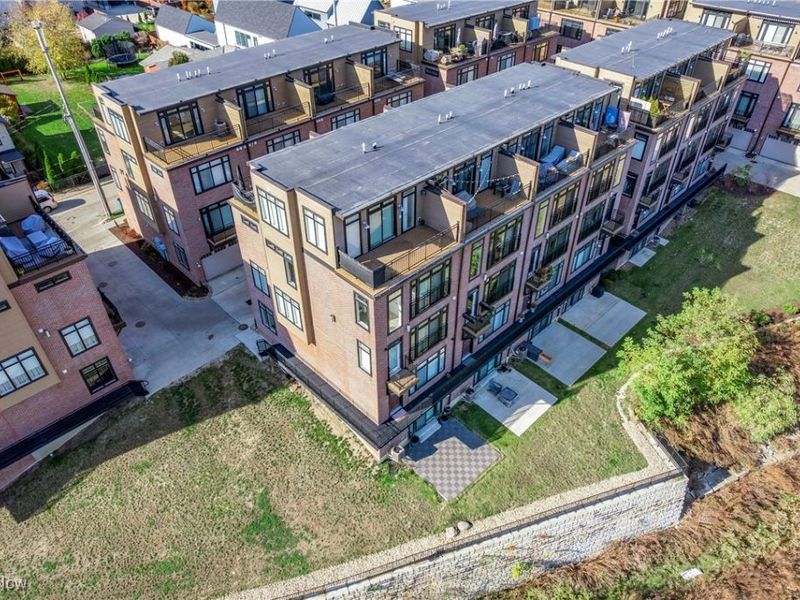 2289 W 19th Street, Cleveland, OH 44113 Photo 2