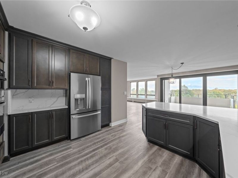 1 Bratenahl Place, Unit 802, Bratenahl, OH 44108 Photo 11