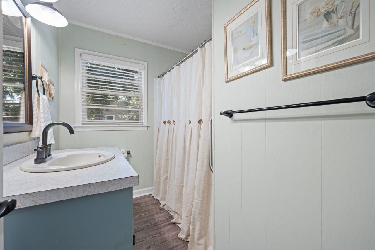 607 Portia Street Photo 13