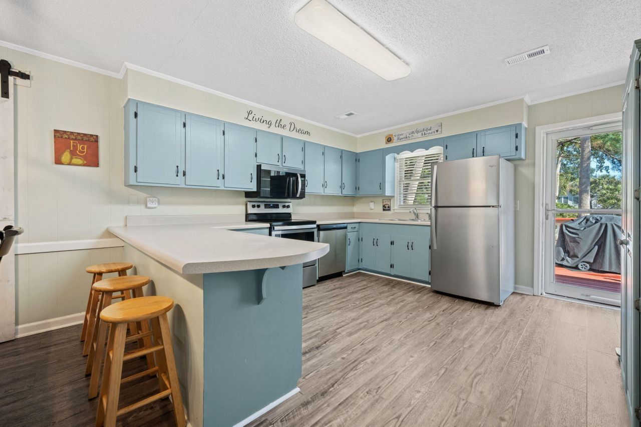 607 Portia Street Photo 25