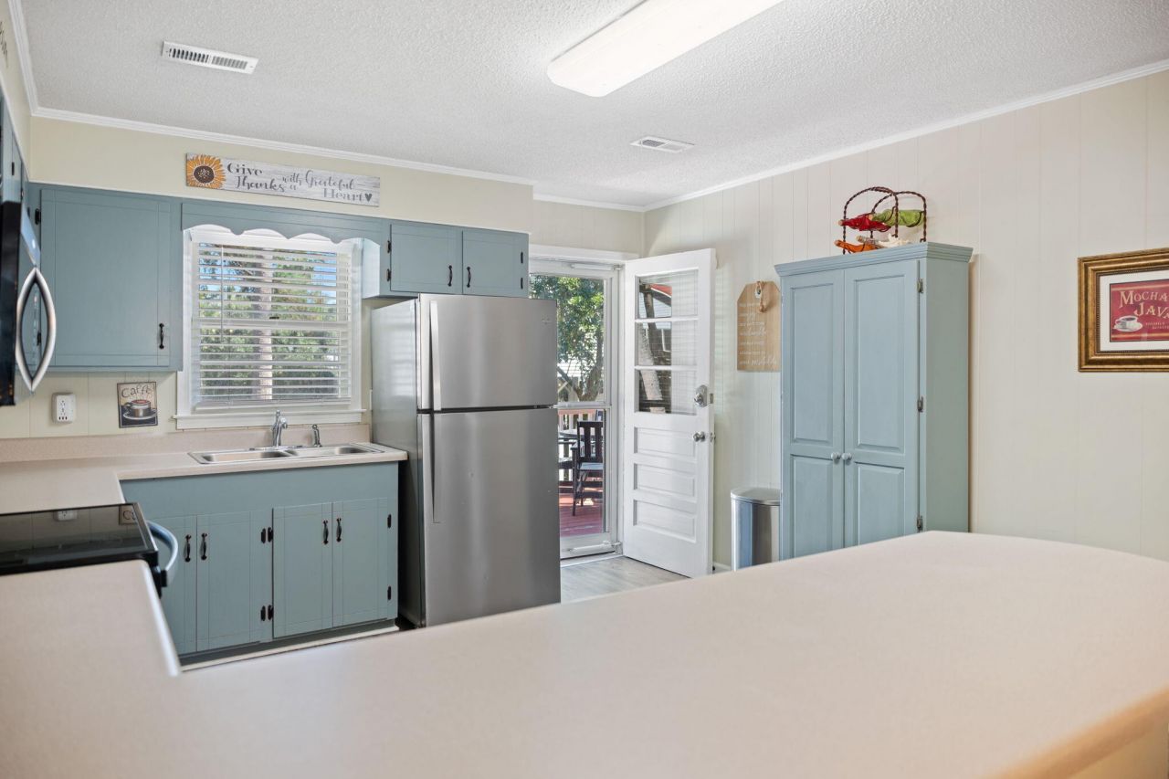 607 Portia Street Photo 27