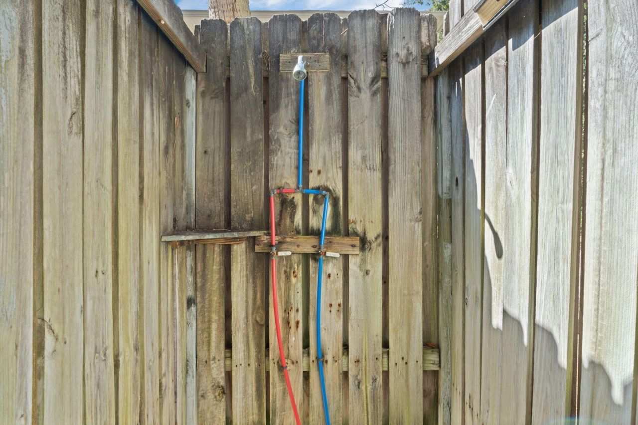 607 Portia Street Photo 57