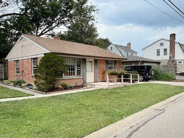 104 Michigan Avenue, Highwood, IL 60040