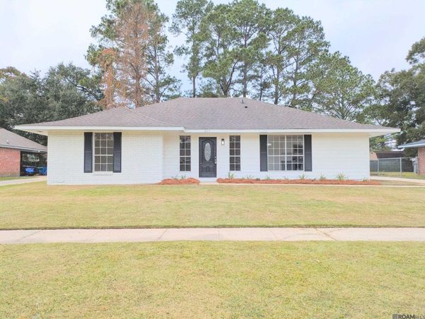 305 Celeste Dr, Baker, LA 70714