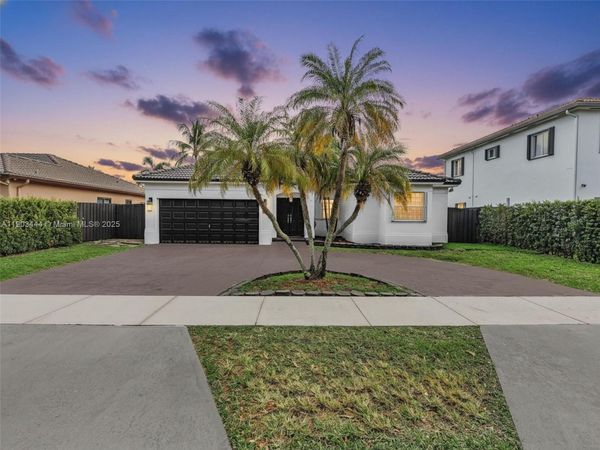 16691 NW 89th Pl, Miami Lakes, FL 33018