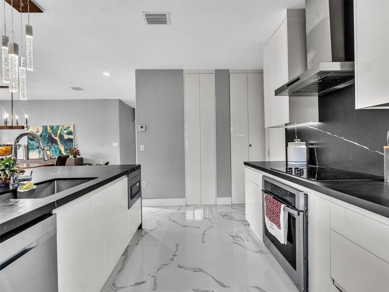 16691 NW 89th Pl, Miami Lakes, FL 33018 Photo