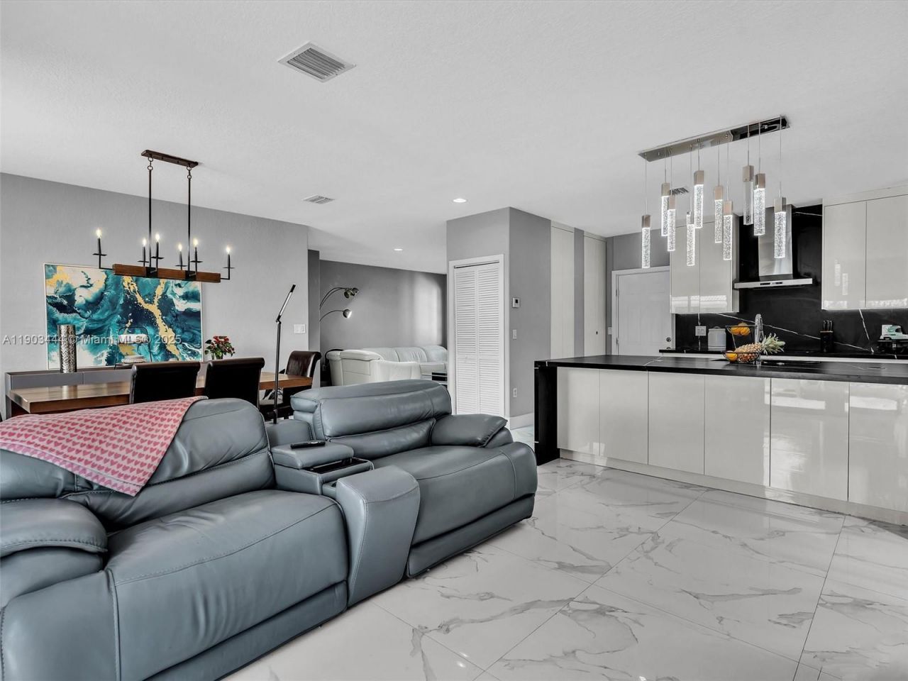 16691 NW 89th Pl, Miami Lakes, FL 33018 Photo