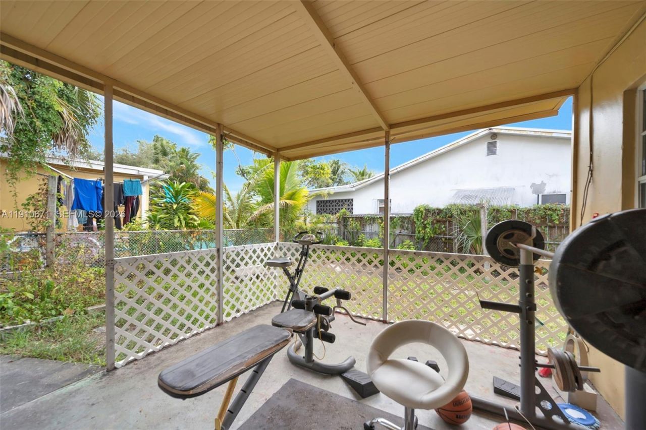 741 SW 2nd Ct, Hallandale Beach, FL 33009 Photo