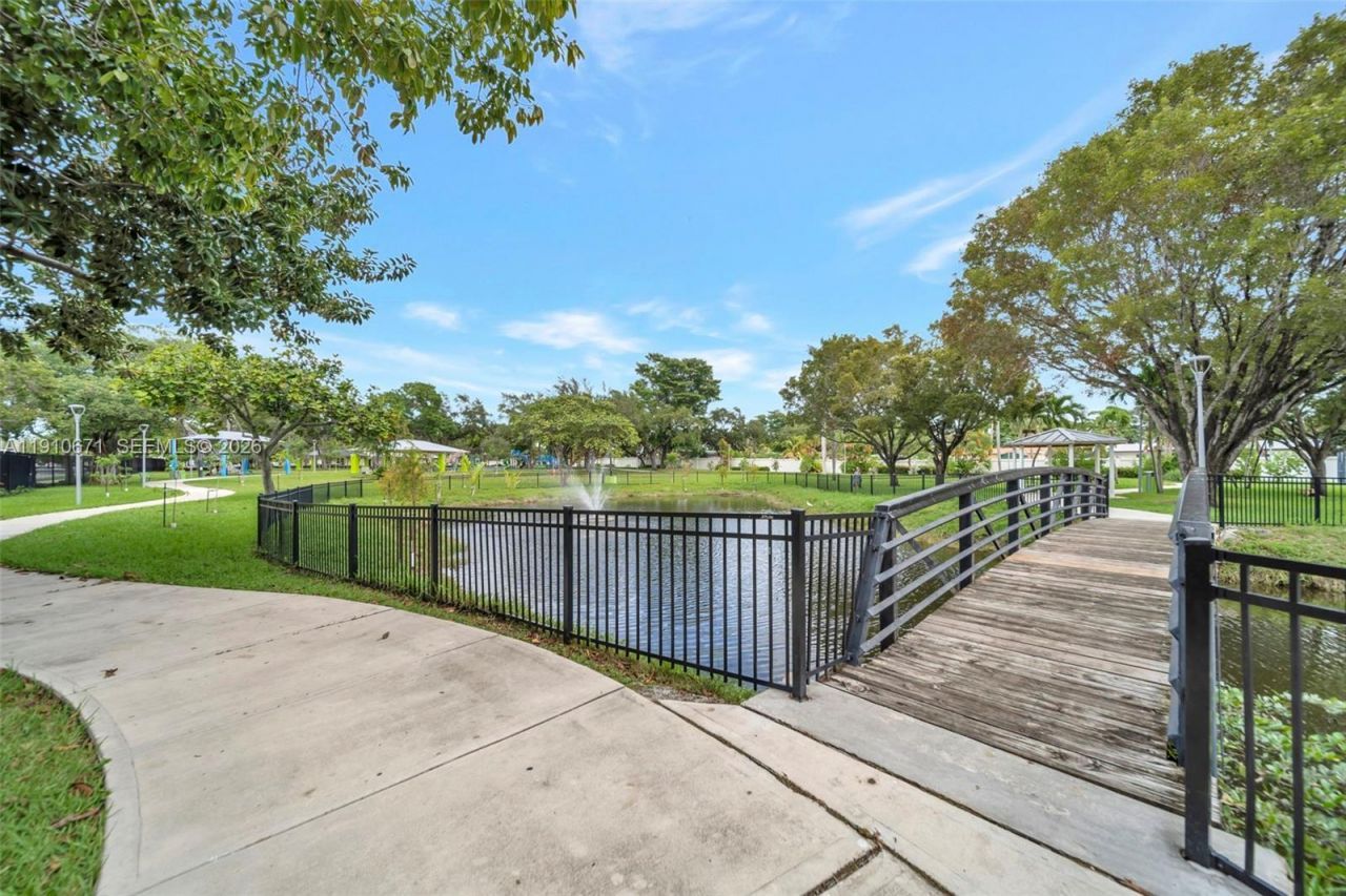 741 SW 2nd Ct, Hallandale Beach, FL 33009 Photo