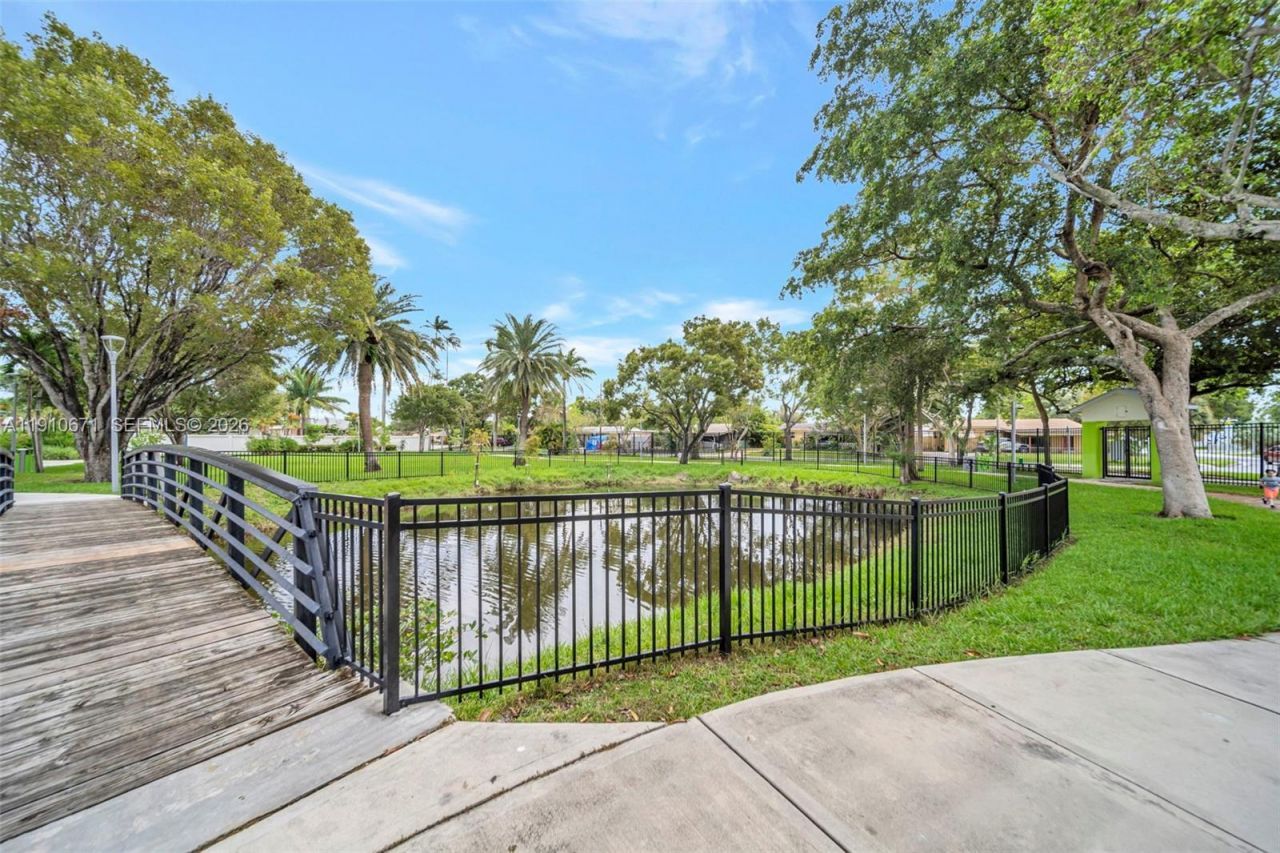 741 SW 2nd Ct, Hallandale Beach, FL 33009 Photo