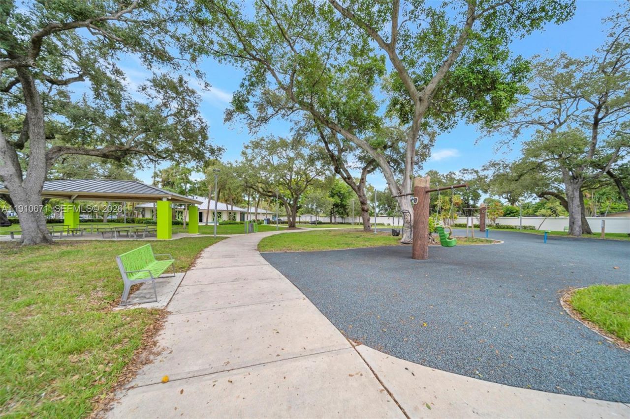 741 SW 2nd Ct, Hallandale Beach, FL 33009 Photo