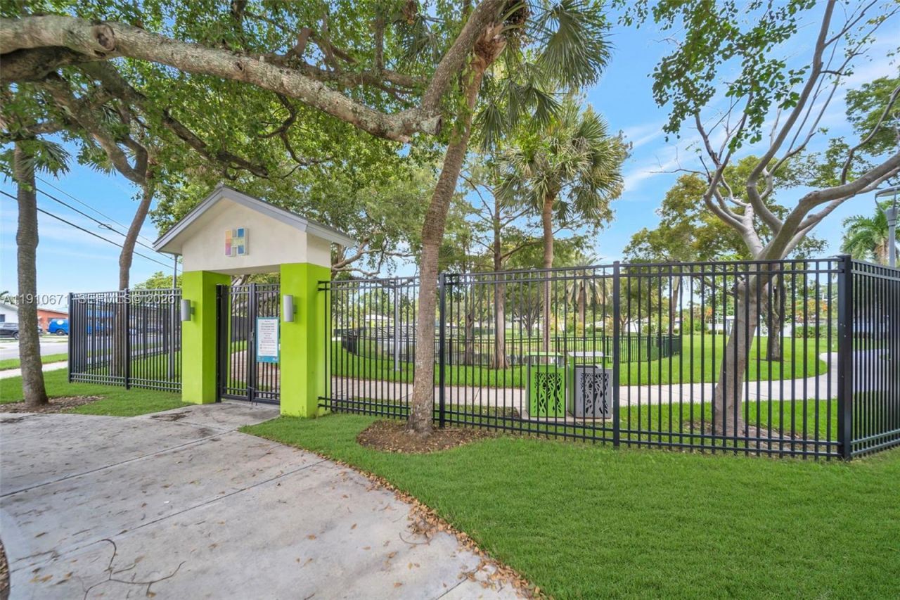 741 SW 2nd Ct, Hallandale Beach, FL 33009 Photo