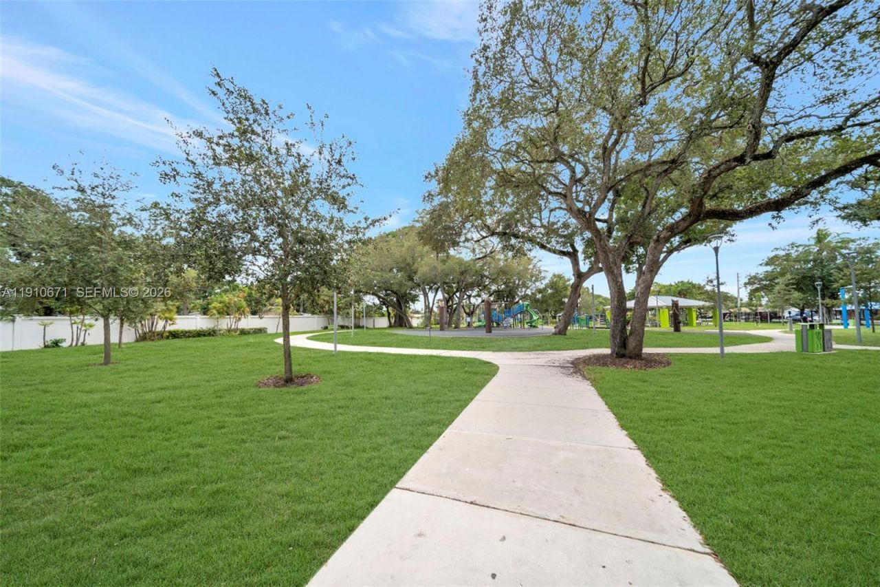 741 SW 2nd Ct, Hallandale Beach, FL 33009 Photo